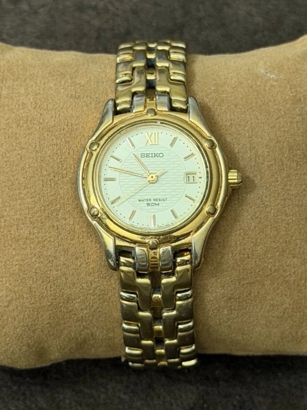 Seiko Women's Quartz Analog Watch Gold Tone SS Bracelet White Dial Date 50m